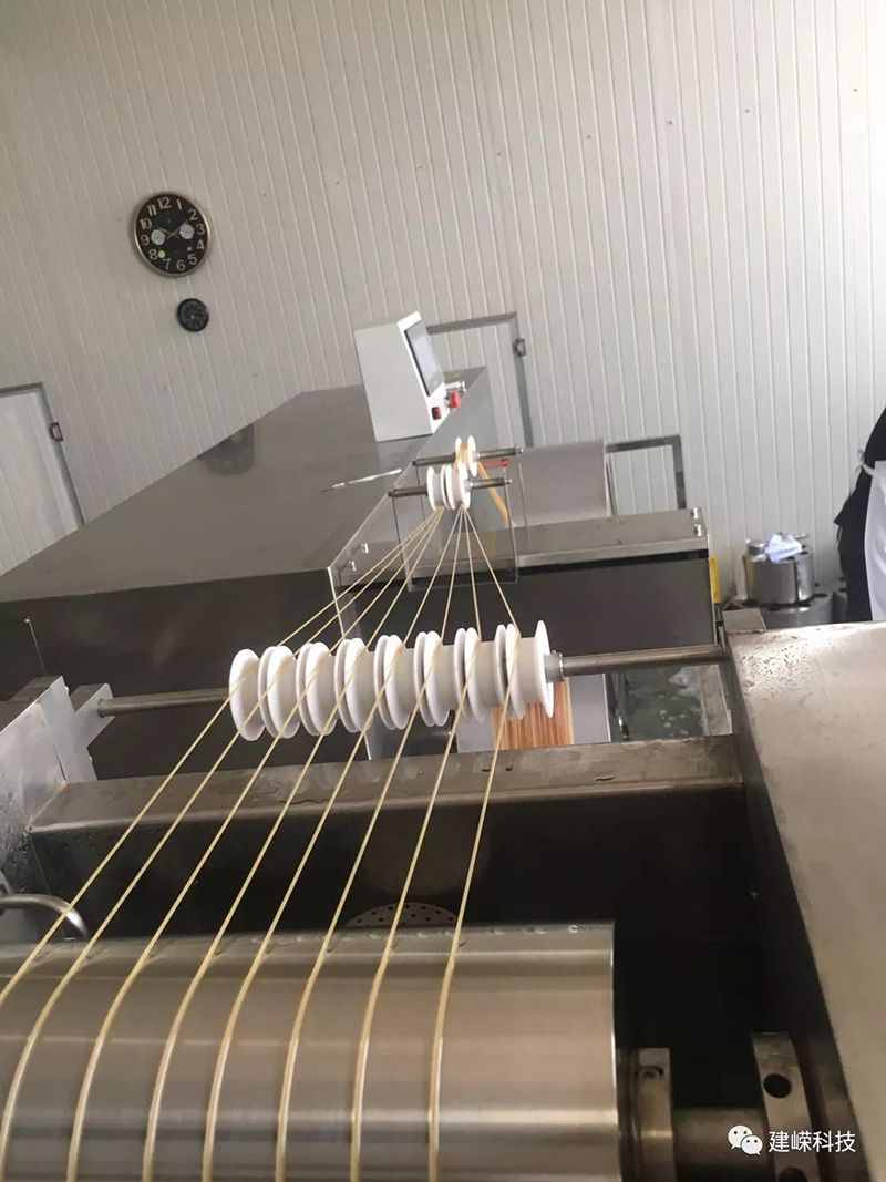 客戶現(xiàn)場(chǎng)紡絲驗(yàn)收，開機(jī)紡絲一氣呵成