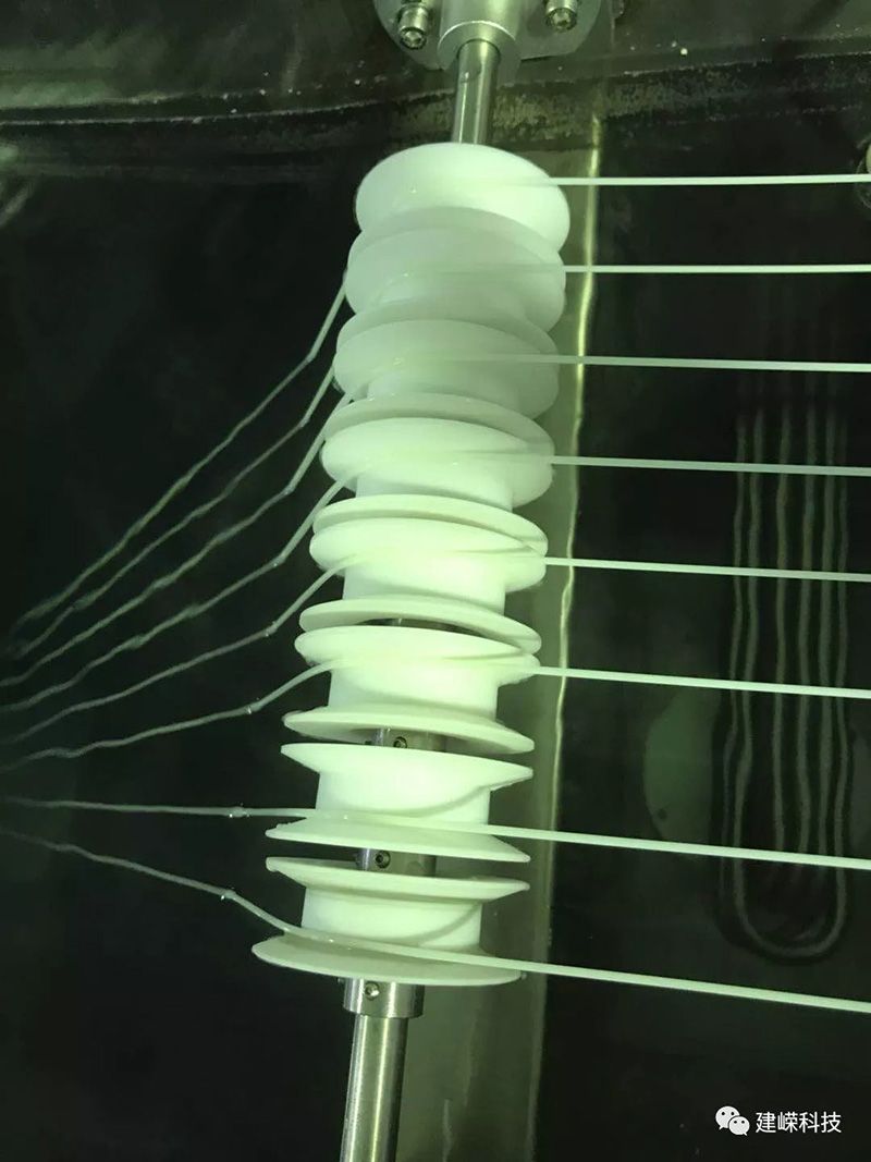 客戶現(xiàn)場(chǎng)紡絲驗(yàn)收，開機(jī)紡絲一氣呵成